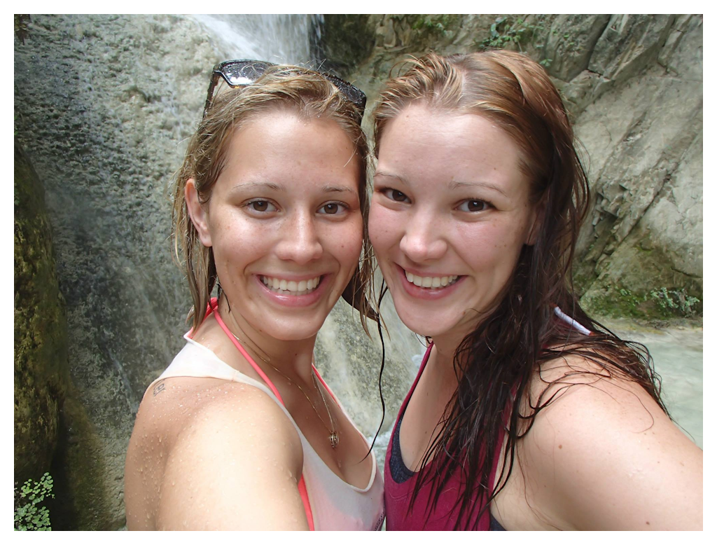Deirdre and sister, Alex in Thailand