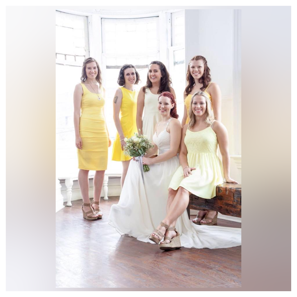 Deirdre and her bridesmaids: sisters, Alex & Eryn, friends, Loryn, Shannon and Alicia