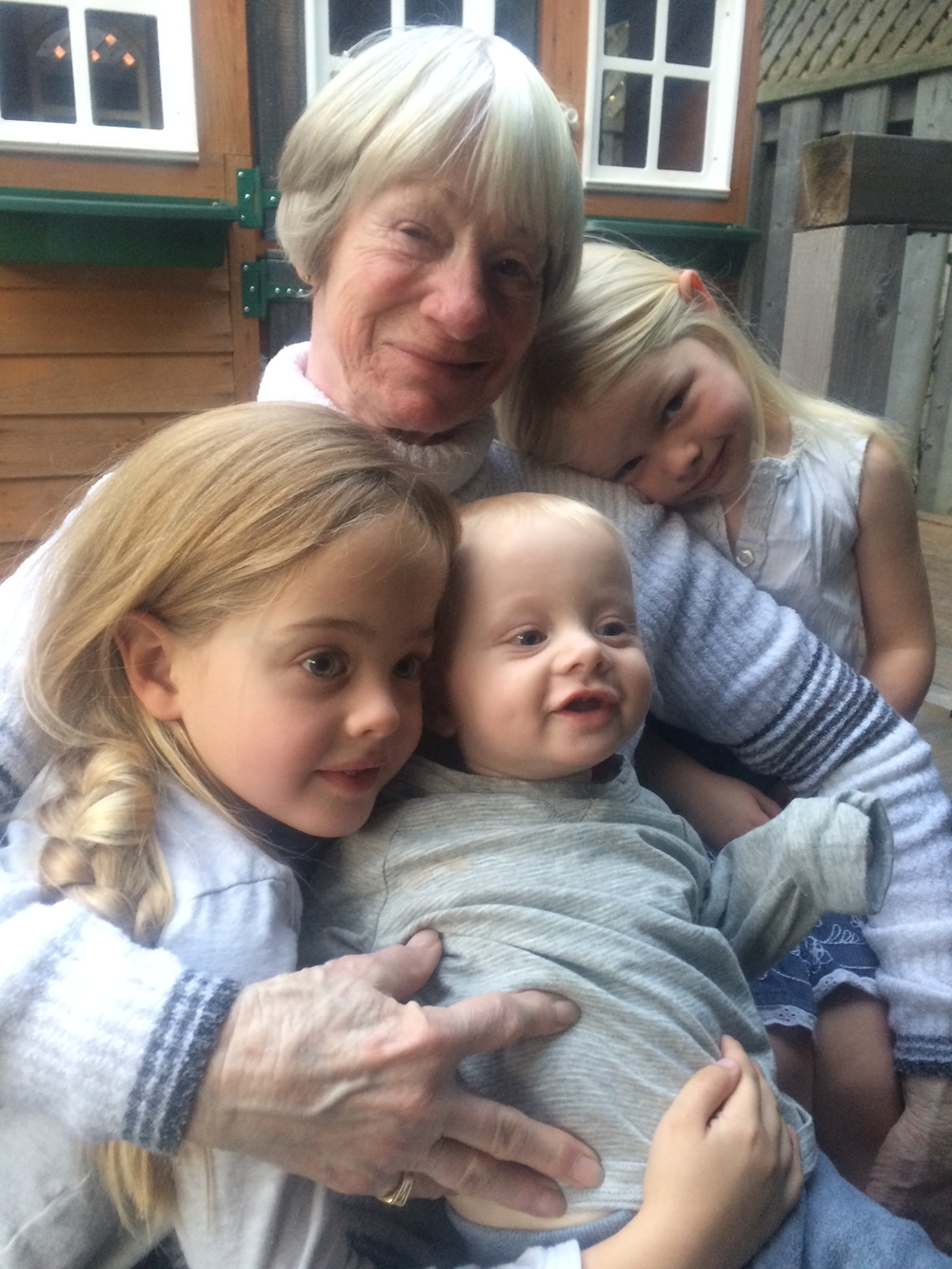 Anna, Hanna, Georgia and Hudson as a baby