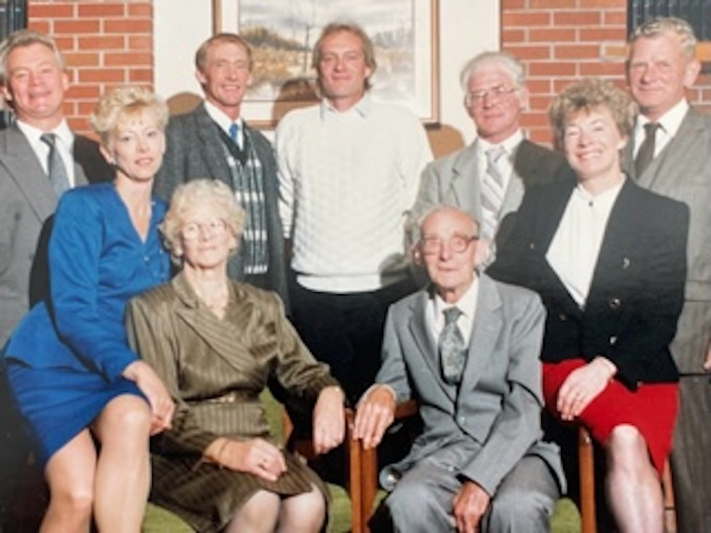 A Pool family photo 1994 Rita, Wietse, Hijlke, Jack, Minne, Bill and Anna